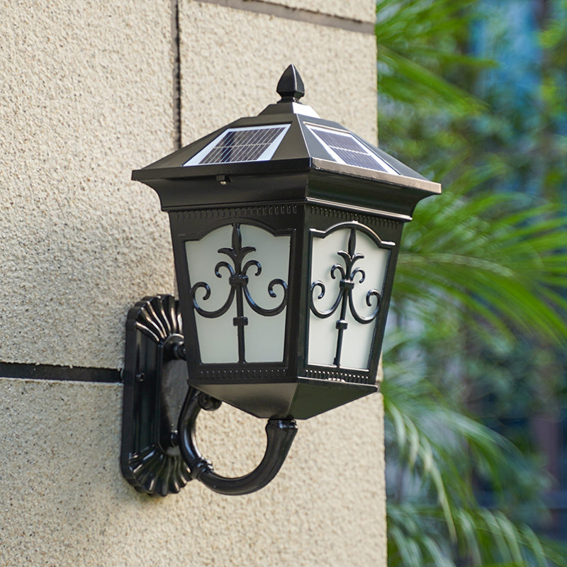 Vivolux | Hausförmige Metallische Solar Wandlampe Vintage Innenhof LED Wandmontierte Lampe mit Frosted Glas Schirm