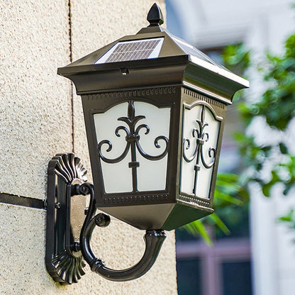 Vivolux | Hausförmige Metallische Solar Wandlampe Vintage Innenhof LED Wandmontierte Lampe mit Frosted Glas Schirm