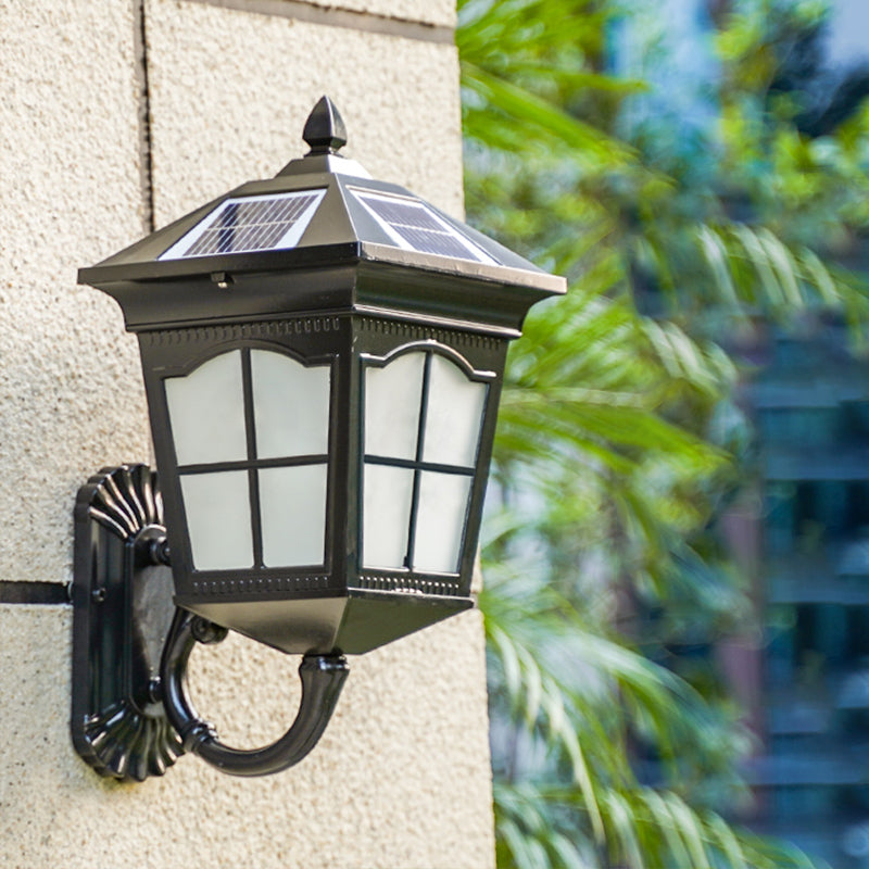 Vivolux | Hausförmige Metallische Solar Wandlampe Vintage Innenhof LED Wandmontierte Lampe mit Frosted Glas Schirm