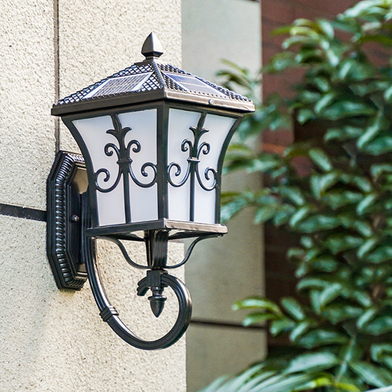 Vivolux | Hausförmige Metallische Solar Wandlampe Vintage Innenhof LED Wandmontierte Lampe mit Frosted Glas Schirm