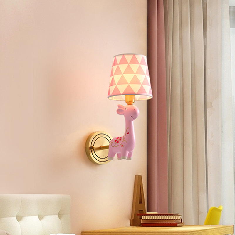 Vivolux | Giraffe Harz Wandmontage Licht Kinder Rosa Wandbeleuchtung mit gemustertem Stoffschirm