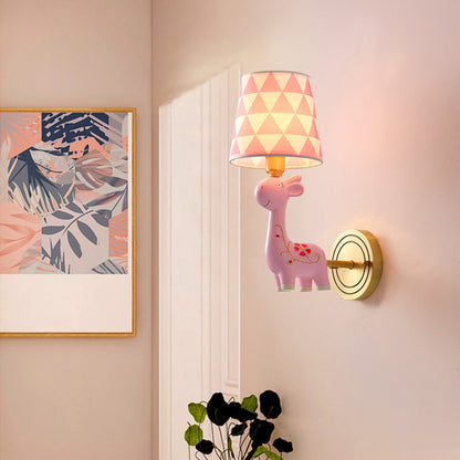 Vivolux | Giraffe Harz Wandmontage Licht Kinder Rosa Wandbeleuchtung mit gemustertem Stoffschirm