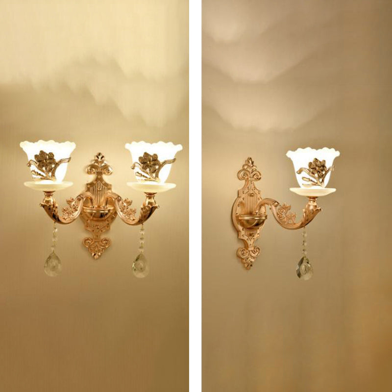 Vivolux | Gold Wandmontage Licht Retro Glas Floral Schirm Wandbeleuchtung mit hängendem Kristall
