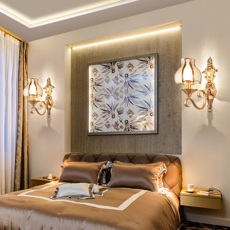 Vivolux | Abgeflachte Glas Glockenform Wandleuchte Einfachheit Korridor Wandleuchte in Messing