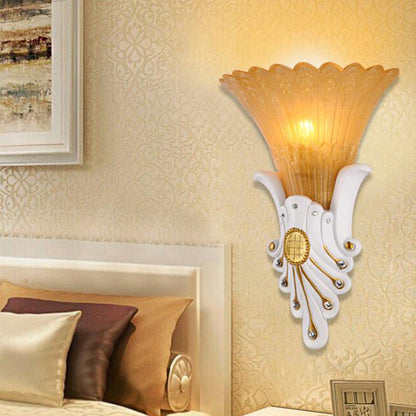 Vivolux | Blumen Nachttisch Wandlicht Leuchte Traditionell Weiß/Gelb Glas 1 Licht Wandleuchte mit Diamantakzent