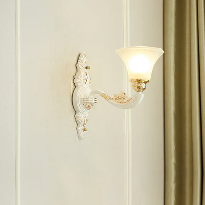 Vivolux | Gold Ge schnitzte Arm Wandschiene Licht Traditionelle Metall Schlafzimmer Wand Licht mit Weißem Lampenschirm
