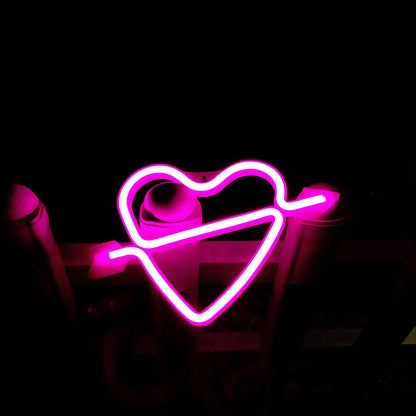 Vivolux | Weißer Pfeil und liebendes Herz Nachtlicht moderne romantische LED Kunststoff Tischlampe für das Zimmer von Mädchen