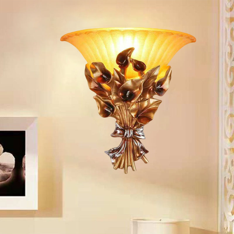 Vivolux | Gouden Bloem Muurmontage Licht Traditionele Hars 1 Licht Woonkamer Sconces Licht met Uitgebogen Glazen Schaduw