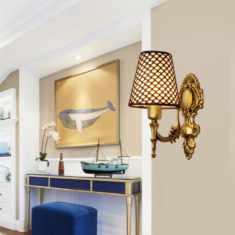Vivolux | Goldene Kegel Wandmontage Licht Traditionelle Metall 1/2-Licht Wohnzimmer Geprägte Wandleuchte mit Gitterstoffschirm
