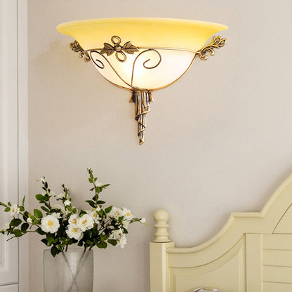 Vivolux | Traditionele Trompet Wandlamp Witte/Gele Glas 1 Lamp Muur Gemonteerde Verlichtingsarmatuur met Blad Deco voor Trap