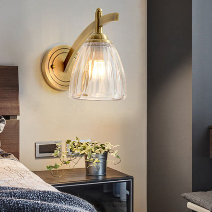 Vivolux | 1 Glühbirne Kegel Wandleuchte Traditionelles Metall Wandbeleuchtung Fixture in Gold mit geripptem Glasschirm für Nachttisch