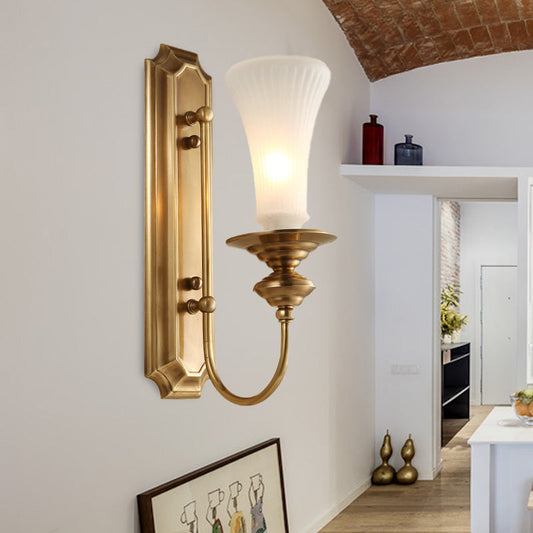 Vivolux | Breite Flare-Wandleuchte Traditionelles Weißglas 1/2 Glühbirnen Messing Wandleuchte Lichtarmatur für das Schlafzimmer