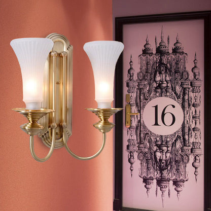 Vivolux | Breite Flare-Wandleuchte Traditionelles Weißglas 1/2 Glühbirnen Messing Wandleuchte Lichtarmatur für das Schlafzimmer