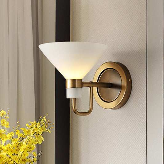 Vivolux | Traditionale Kegelförmige Wandmontagebeleuchtung Opalglas 1 Kopf Wandmontierte Lampe in Messing