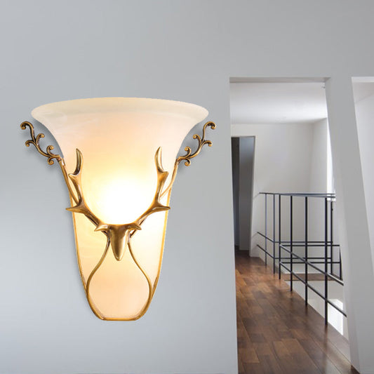 Vivolux | Traditionele Trompet Wandmontage Verlichting Frosted Glas 1 Hoofds Wandlamp in Messing met Eland