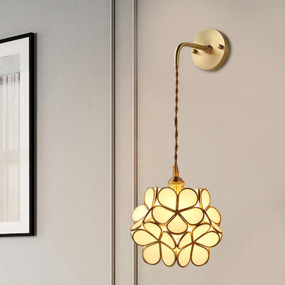 Vivolux | 1 Glühbirne Schlafzimmer Wandschalter Lampe Traditionelle Wandbeleuchtung mit Blumen weiß/rosa/blauem Glas-Schirm
