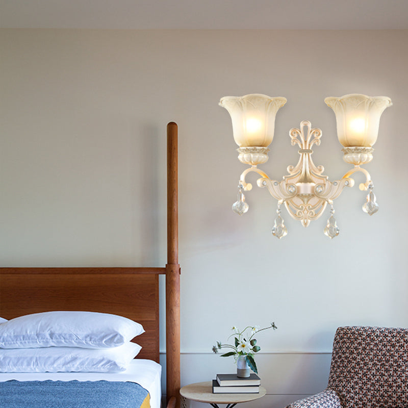 Vivolux | Blumen Weiß Glas Wandmontage Licht Traditionell 1/2 Lichter Flur Wandleuchte mit Kristall Tropfen