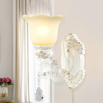 Vivolux | Gekartelde Witte Glas Wandlamp Traditioneel 1/2 Lichten Wandlamp met Irriserende Resin Achterplaat