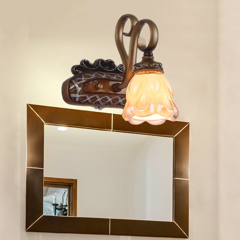Vivolux | Tan Textured Glas IJzeren Wandlamp Flared 1/2 Lichten Traditionele Wand Gemonteerde Vanity Light