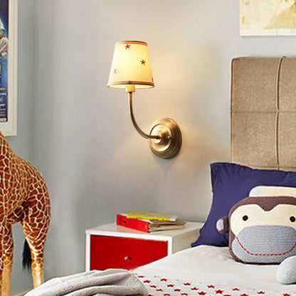 Vivolux | 1 Kopf Tapered Shade Wandlampe im traditionellen Stil, Stoff Metall Wandleuchte in Gold für Kinderzimmer