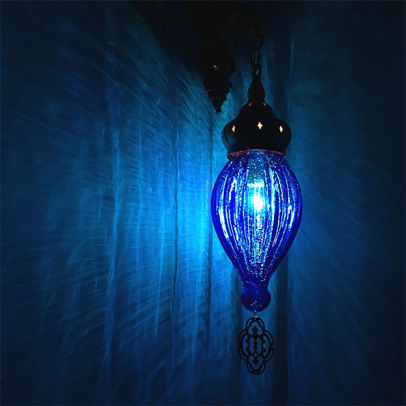 Vivolux | Traditionele Druppel Wandlamp Zwart/Wit/Lichtblauw Glas 1 Kop Wandgemonteerde Lamp met Gegraveerde Metalen Arm