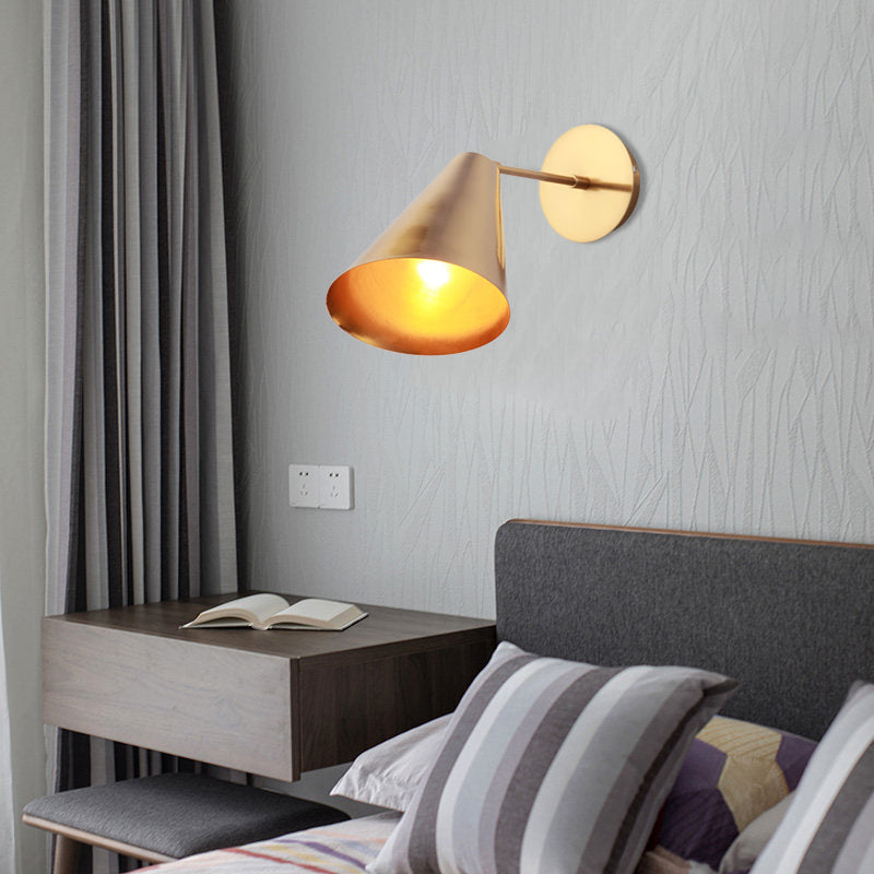 Vivolux | Gevederde Conische IJzeren Wandlamp Simpliciteit 1 Licht Gouden Afwerking Wandverlichting Ideeën