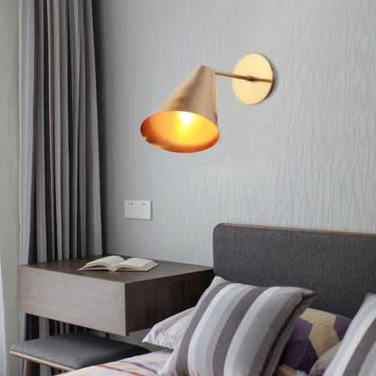 Vivolux | Gevederde Conische IJzeren Wandlamp Simpliciteit 1 Licht Gouden Afwerking Wandverlichting Ideeën