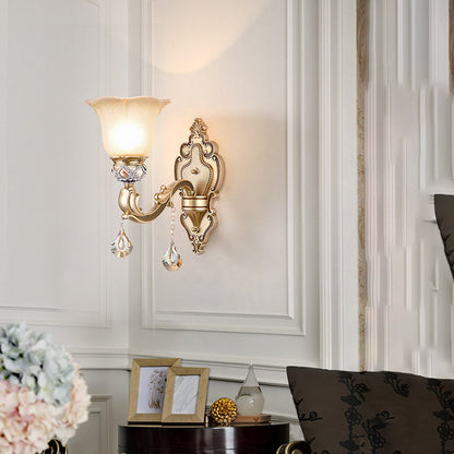 Vivolux | 1 Glühbirne Florale Wandlampe Vintage Weiß Geätztes Glas Wandlampe mit Kristallakzent und goldener_lockiger Harzarm