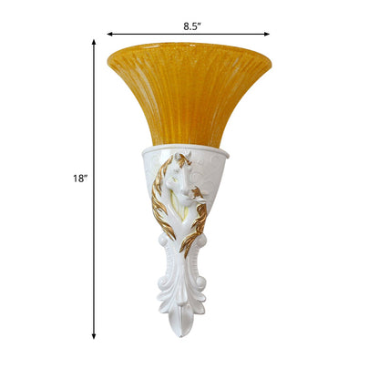 Vivolux | Witte/Goude Gegraveerde Wandlamp Kolonisatie Metaal 1 Lamp Wandverlichting Fixture met Uitlopende Amber Glazen Kap