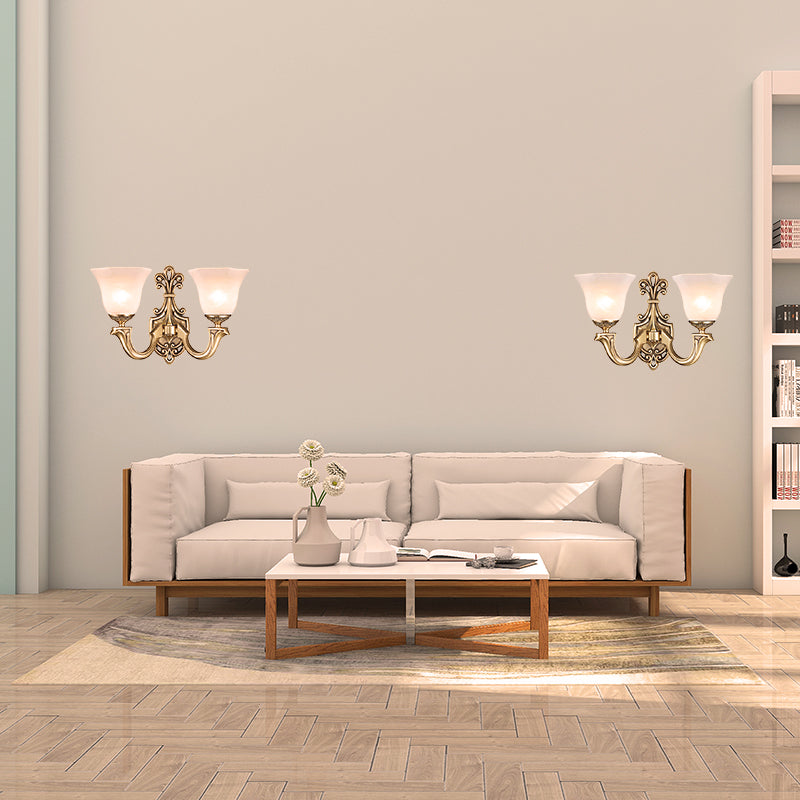 Vivolux | 1/2 Bulbs Trumpet Wandleuchte Tradition Opalglas Wandbeleuchtung mit gebogenem Arm aus Messing