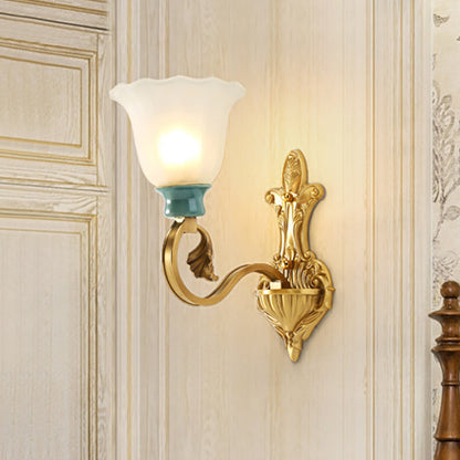Vivolux | Petal Shade Schlafzimmer Wandmontage Lampe Vintage Stylisch Mattiertes Glas 1/2-Glühbirne Gold Finish Wandlicht