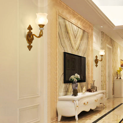 Vivolux | 1/2-Birnen Florale Wandlichtleuchte Klassischer Stil Milchglas Wandleuchte mit Messing geschnitztem Rückenteil