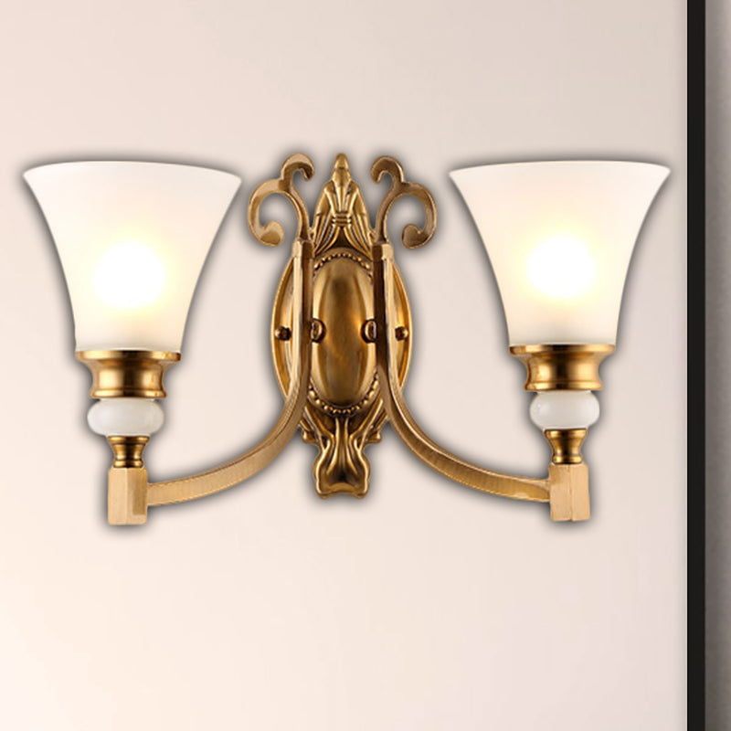Vivolux | Flared Shade Schlafzimmer Wandbeleuchtung Vintage Stil Frosted Glass 1/2-Licht Messing Finish Wandlampe