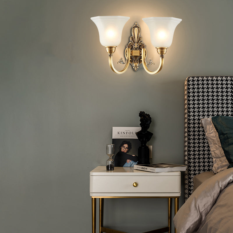 Vivolux | Vintage gebogene wandmontage lampe 1/2-kopf messing metall wandwandleuchte mit weißem glasglockenschirm