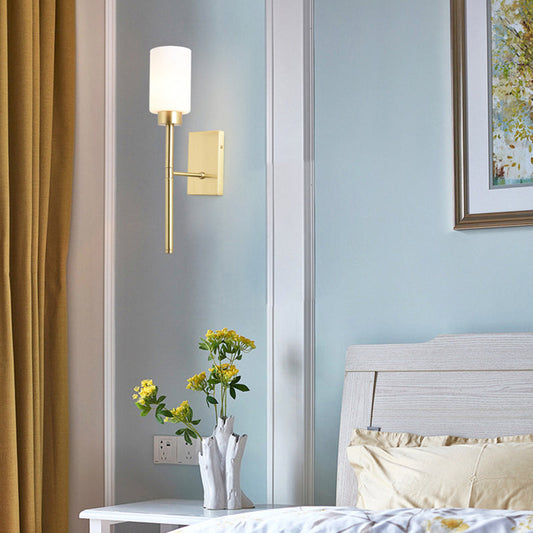 Vivolux | Zylinder Schlafzimmer Wandlampe Wandleuchte im modernistischen Stil mit weißem Glas 1/2-Kopf Messingfinish Wandleuchte mit Bleistiftarm