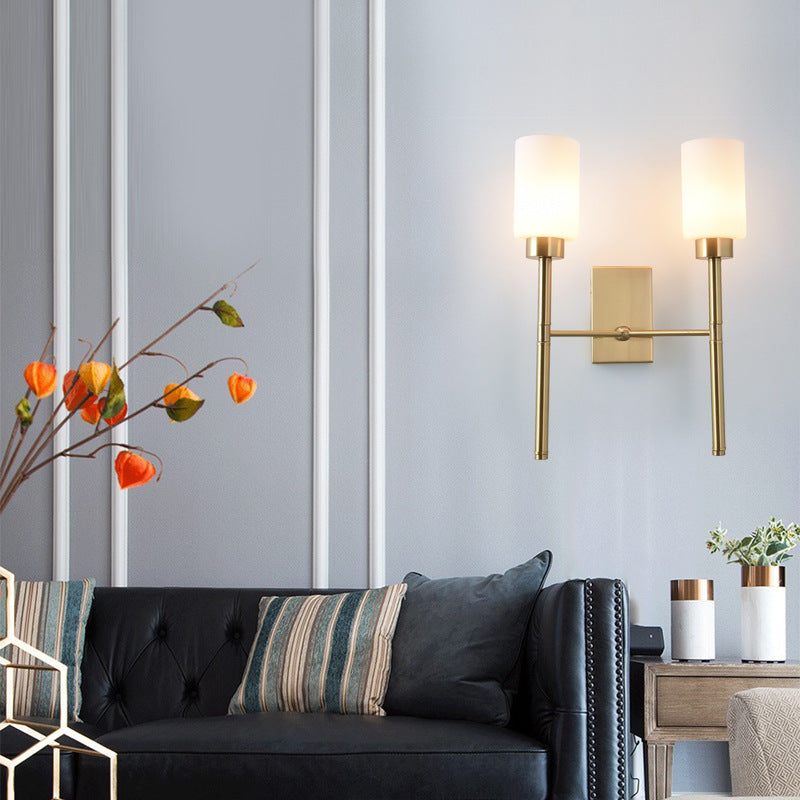 Vivolux | Zylinder Schlafzimmer Wandlampe Wandleuchte im modernistischen Stil mit weißem Glas 1/2-Kopf Messingfinish Wandleuchte mit Bleistiftarm