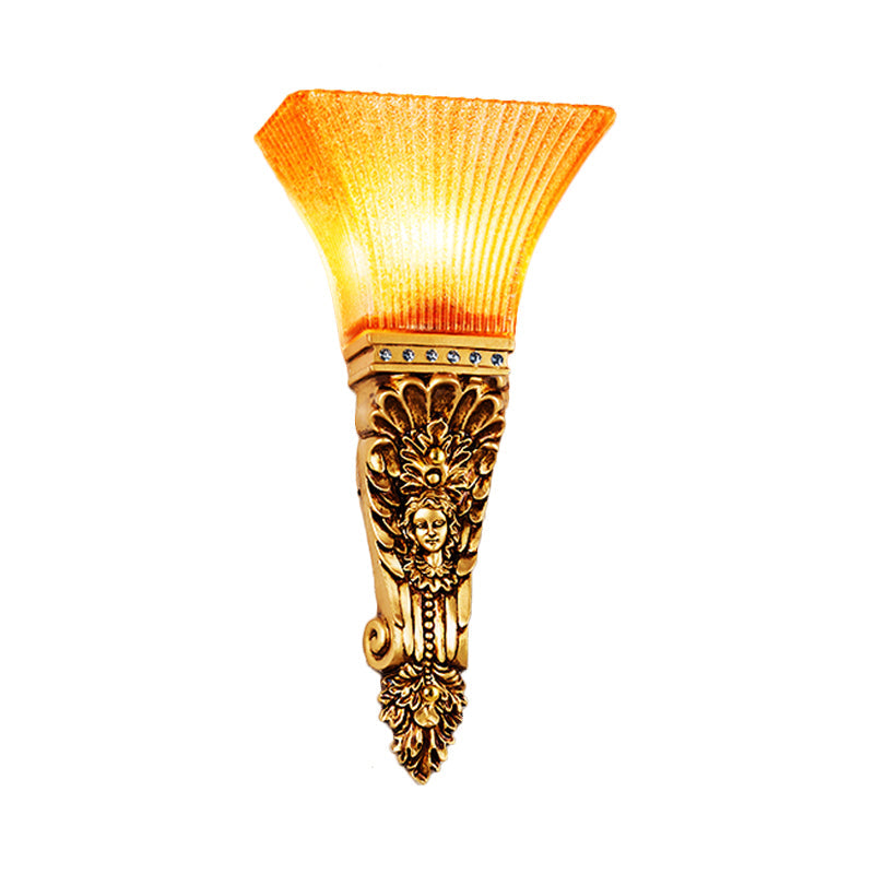 Vivolux | Geribbeld Glas Fakkel Wandlamp Koloniaal 1 Lamp Amber Muurbevestigde Lamp met Gouden Afwerking Geproduceerde Achterplaat