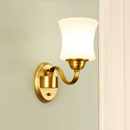 Vivolux | Zylinder Schirm Schlafzimmer Wandmontage Licht Traditioneller Stil Milchglas 1/2-Licht Messingfinish Wandlampe