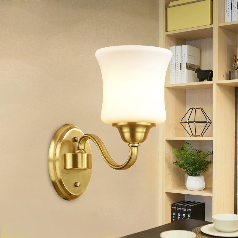 Vivolux | Zylinder Schirm Schlafzimmer Wandmontage Licht Traditioneller Stil Milchglas 1/2-Licht Messingfinish Wandlampe