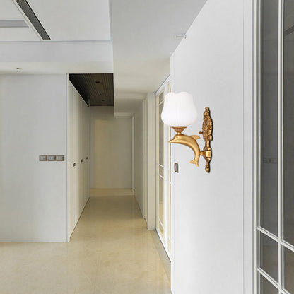 Vivolux | 1 Glühbirne Blüten Wandbeleuchtung Vintage Stil Weißes Glas Wandlicht mit goldenem Delfin Dekor