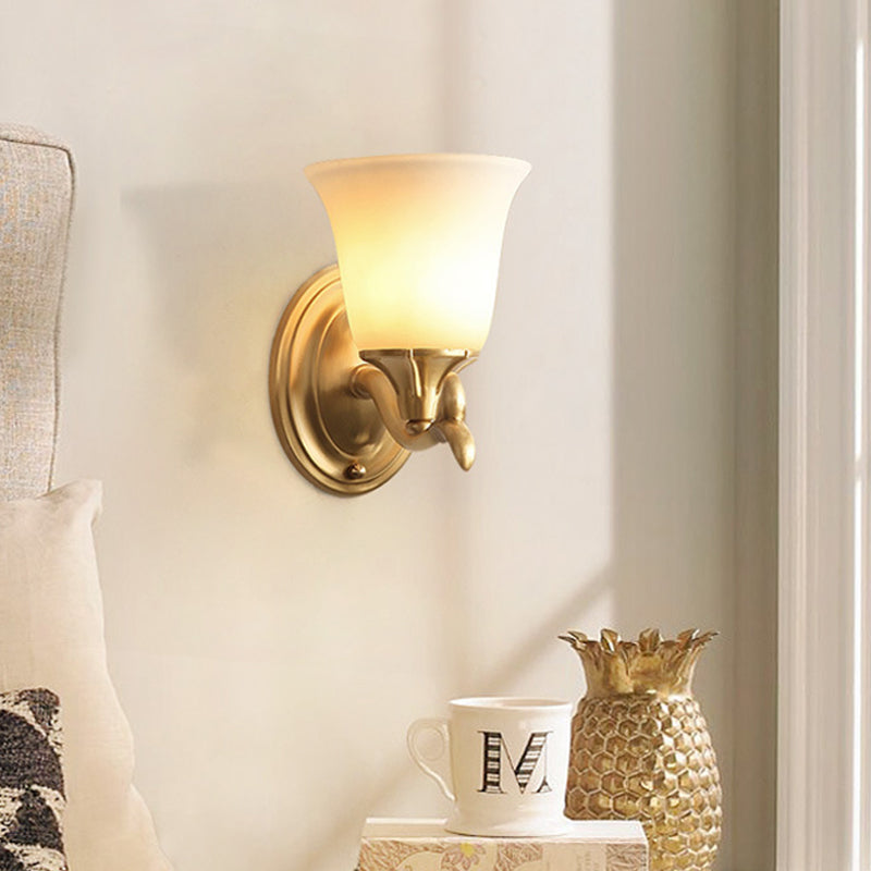 Vivolux | Bell Weiße Glas Wandlicht Modernismus Stil 1/2-Kopf Wohnzimmer Wandleuchte in Messing