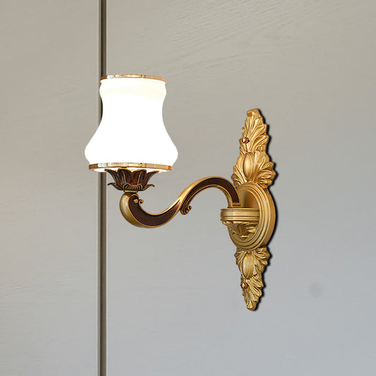 Vivolux | Bell Woonkamer Wandlamp Traditioneel Stylish Melkglas en Metaal 1/2-Kop Gouden Afwerking Wandlamp