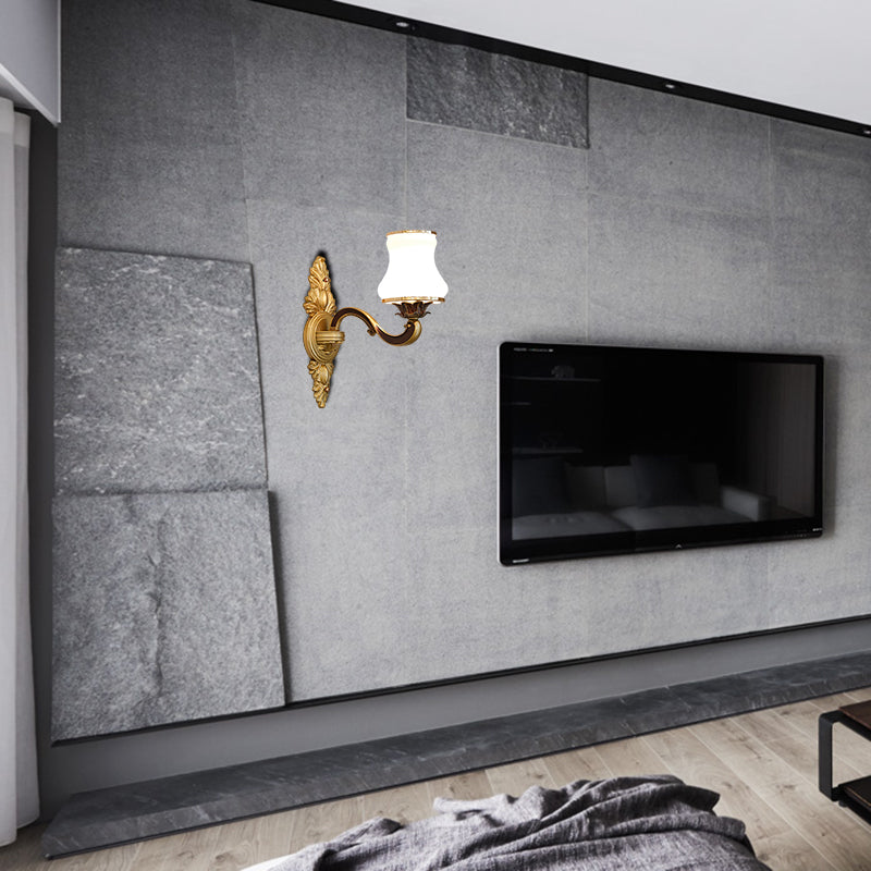 Vivolux | Bell Woonkamer Wandlamp Traditioneel Stylish Melkglas en Metaal 1/2-Kop Gouden Afwerking Wandlamp