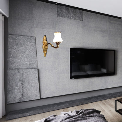 Vivolux | Bell Woonkamer Wandlamp Traditioneel Stylish Melkglas en Metaal 1/2-Kop Gouden Afwerking Wandlamp