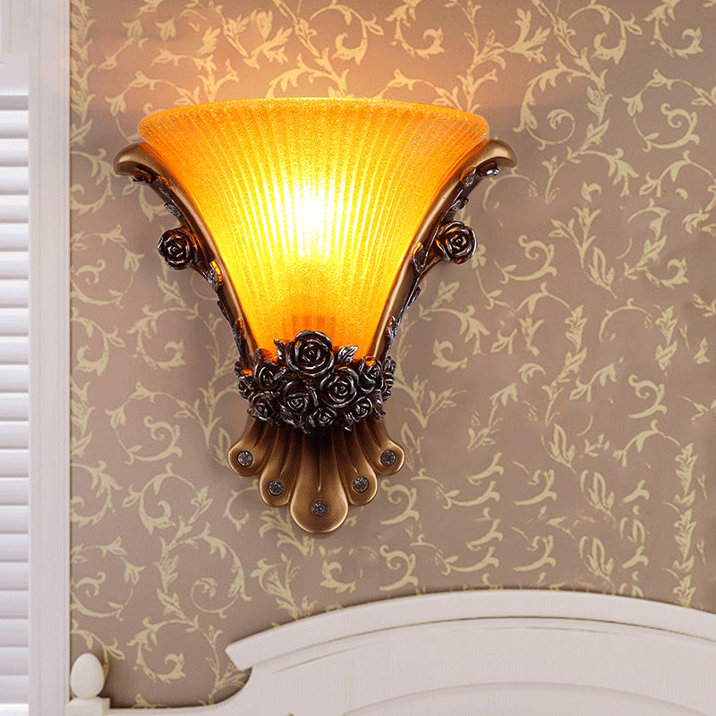 Vivolux | 1 Licht Wandlamp met Uitlopende Kap Geel Glas Modernistische Stijl Slaapkamer Wandlamp Wandlicht met Rozen Deco