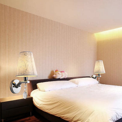 Vivolux | Tapered Wohnzimmer Wandleuchte Traditionell Stoff 1 Glühbirne Weiß LED Wandleuchte mit klarem Kristallanhänger