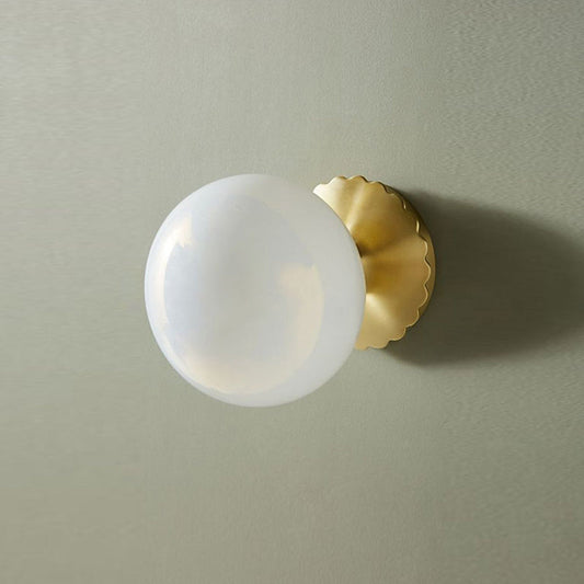 Vivolux | 1 Glühbirne Wohnzimmer Wandleuchte Minimalistische Gold Wandleuchte mit Orb Milchglas Schirm