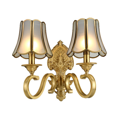 Vivolux | Gouden 1/2 hoofden wandlamp retro metalen gebogen arm wandverlichting met uitlopende faceted glazen schaduw