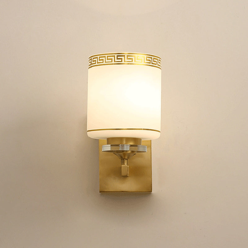 Vivolux | Einzelzylinder-Wandlampe Traditionelle Opal-Mattglas-Wandleuchte in Gold mit Swastika-Element