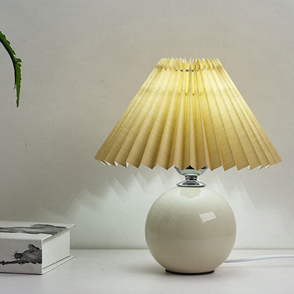 Vivolux | Nordische minimalistische 1-flammige Tischlampe aus Keramik mit Plissee